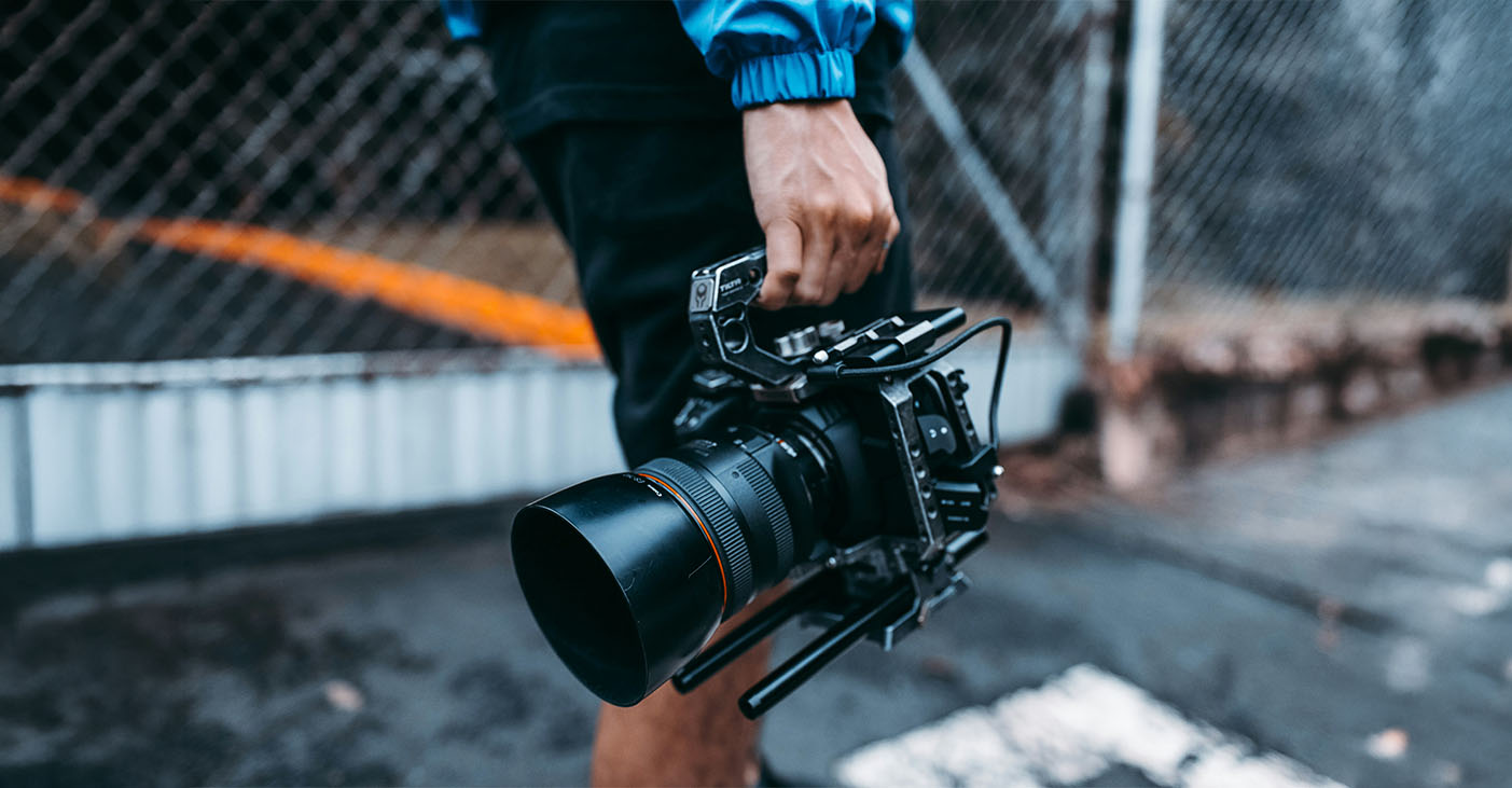 DSLR avec sa cage et sa poignée