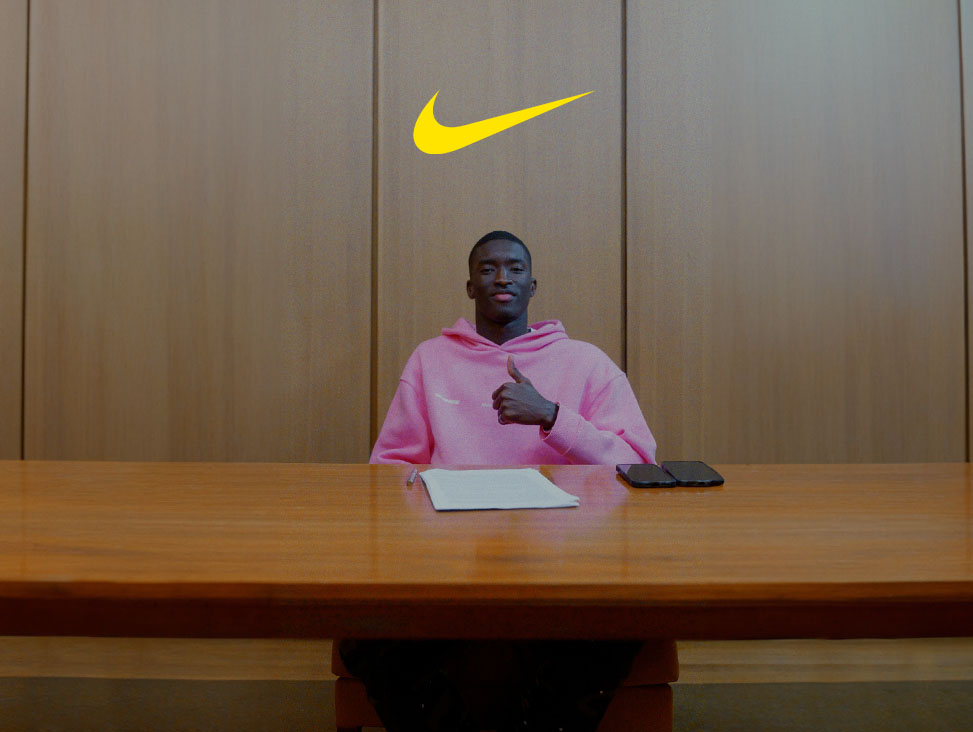 Pape signe pour Nike football